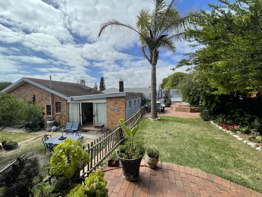 4 Bedroom Property for Sale in Country Club Western Cape